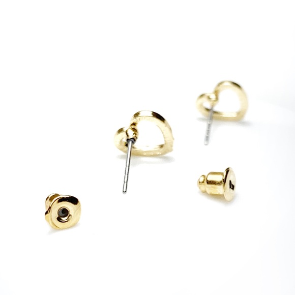 New without tags! Gold heart stud earrings - Picture 3 of 3